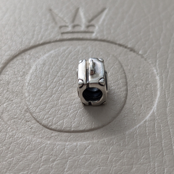 Pandora Suitcase Charm - Picture 7 of 10